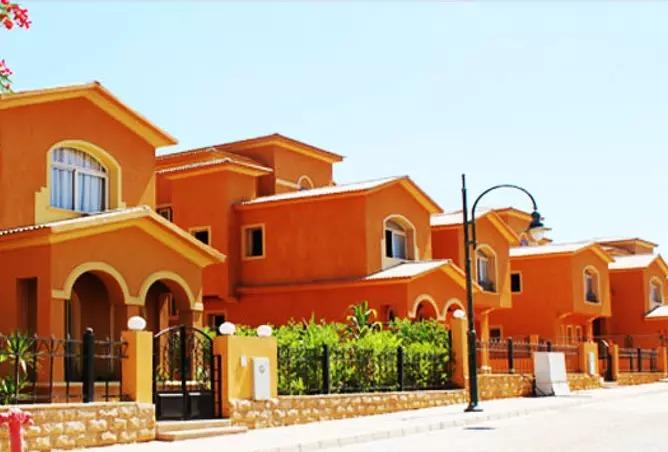 For Sale Townhouse in Dyar Park.........