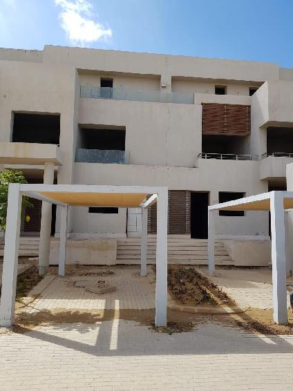 TownHouse For Sale 360m In Hacienda Bay.