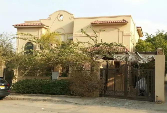 Villa For Sale in Al-Jazeera Compound ,.