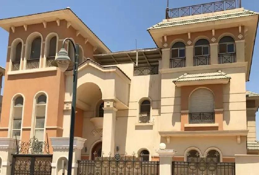 Villa for Sale 700m in Dyar  Al Mokhbrat new cairo