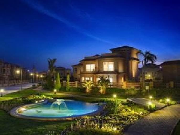 Prime location villa for sale in Jeera compound.