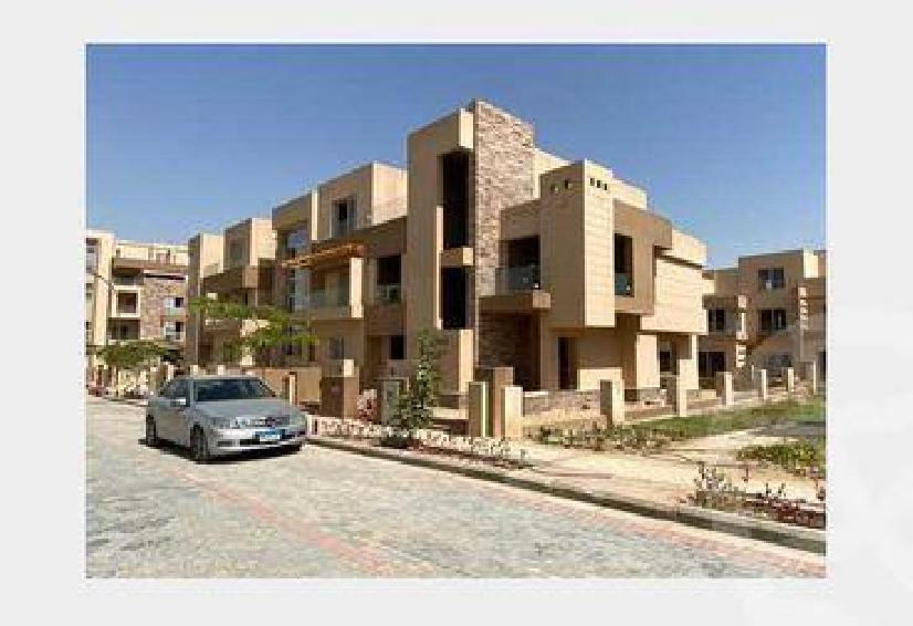 6 October, Townhouse for sale in rayos Compound